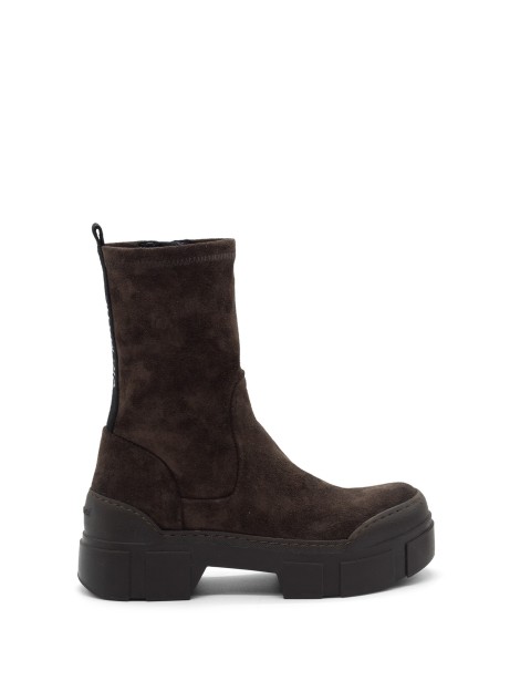 Brown suede ankle boot with rubber sole