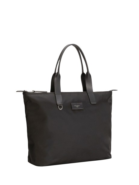 Shopping bag with logo plaque 2