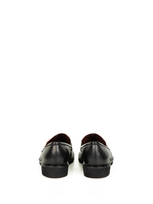 Moccasins in black leather with cowhide insert