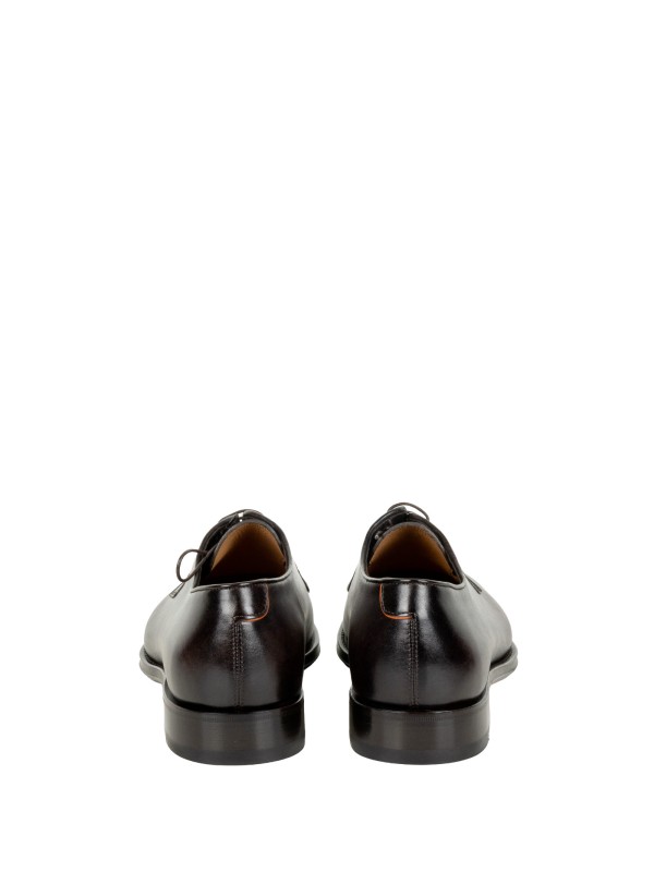 Derby in pelle Santoni: eleganza e comfort senza tempo