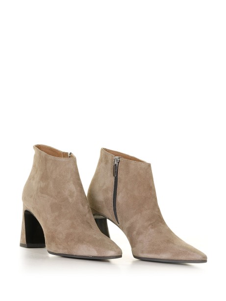 Stivaletto beige in suede 2