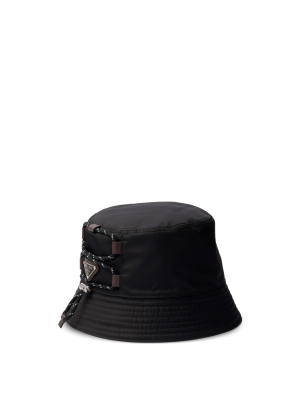 Cappello a secchiello in nylon nero di Prada