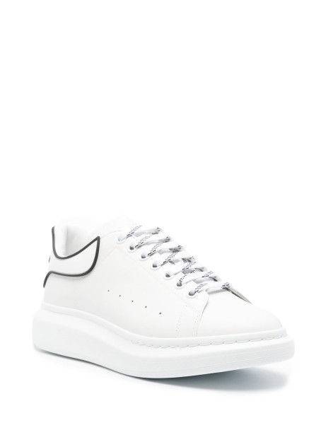 Men's Oversized Sneaker in White/Black | Alexander McQueen