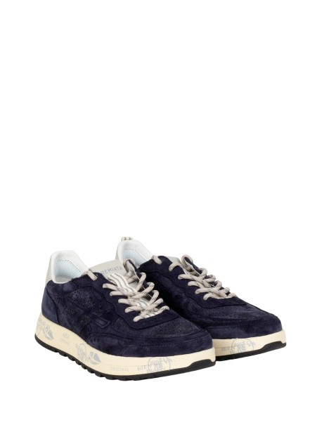 Sneaker in pelle traforata blu navy con dettagli in suede 2