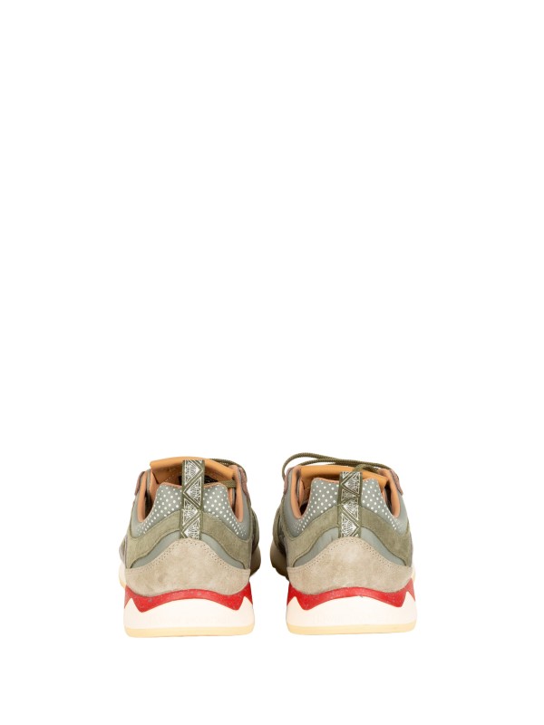 Sneakers in suede sage wood