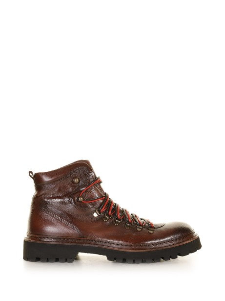 Brown leather pedula with rubber sole