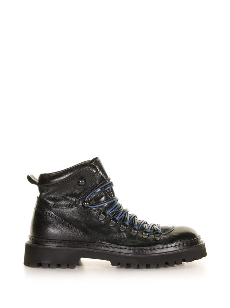 Pedula black leather and rubber sole