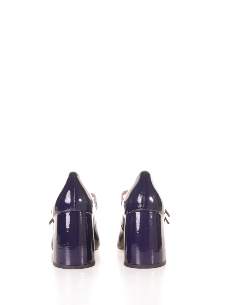 Pumps with purple leather strap
