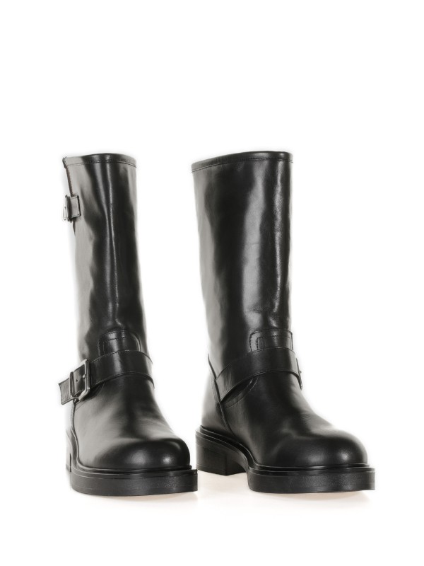 Fabia leather boot with buckles