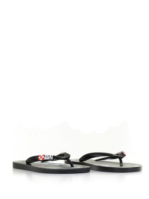 Thong sandal with contrasting logo