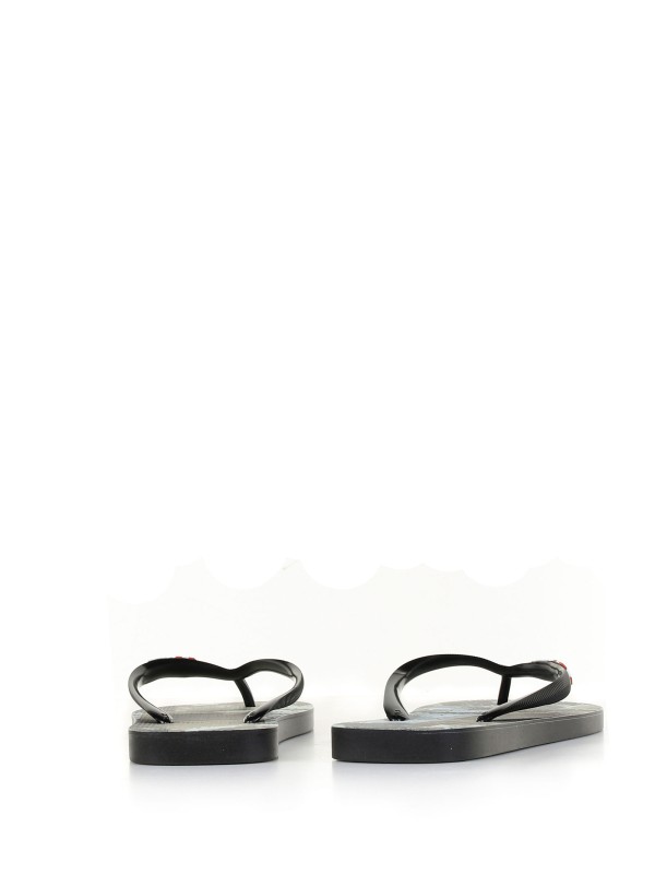 Thong sandal with contrasting logo