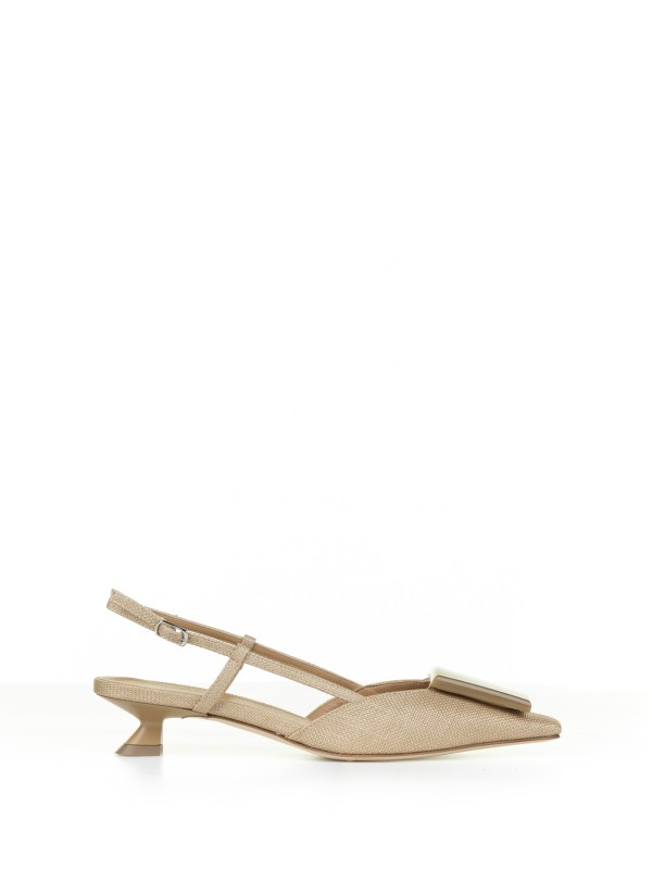 Leather pump with accessory Leather pump with accessory