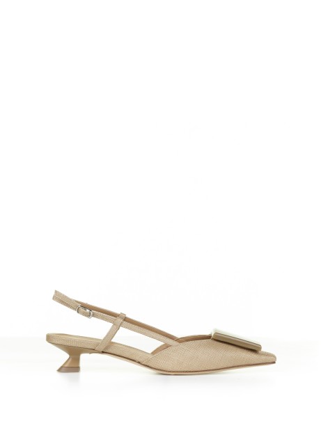 Leather pump with accessory Leather pump with accessory