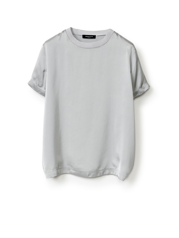 Light gray t-shirt Light gray t-shirt