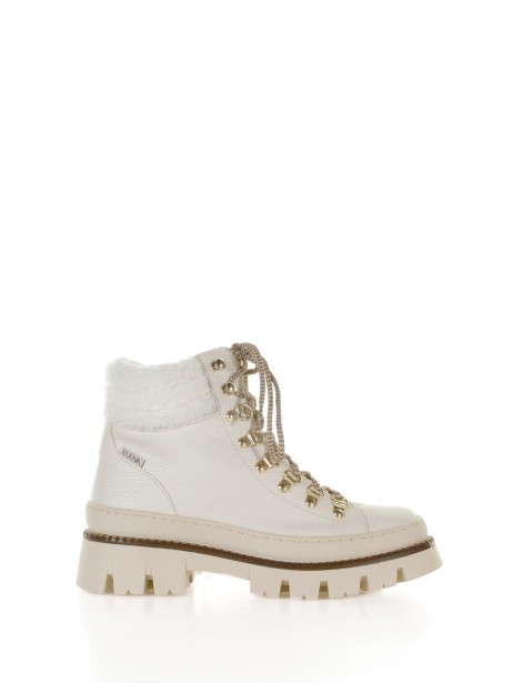 White ankle boot with rubber sole