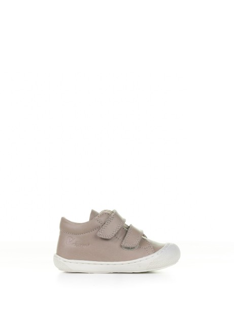 Beige leather first steps shoes