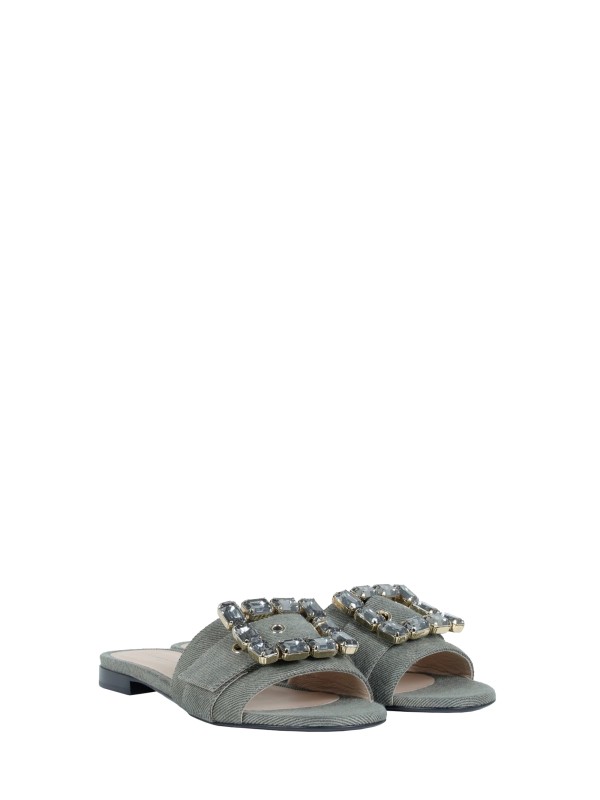 Flat slipper in khaki jeans with rhinestone accessory