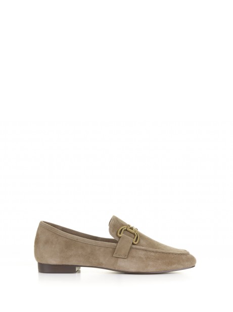 Beige suede moccasin with horsebit