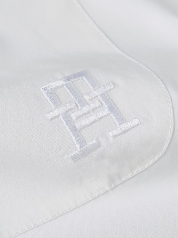 White long-sleeved shirt