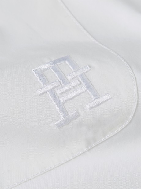 Camicia bianca a maniche lunghe