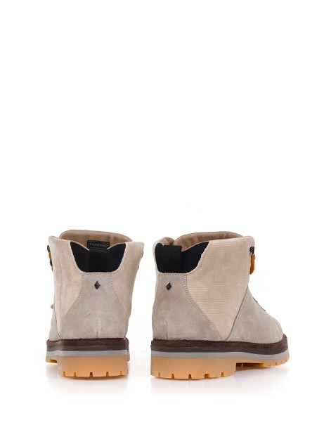 P09 suede Hiking Boots