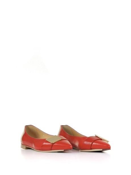 Ballerina in nappa con dettaglio placca
