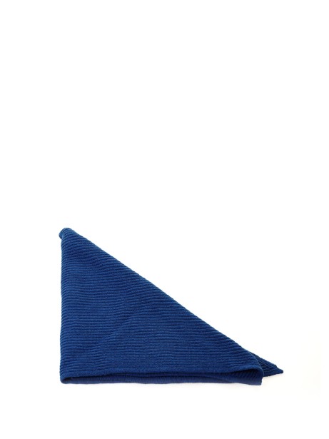 English knitted pure cashmere triangle scarf 2