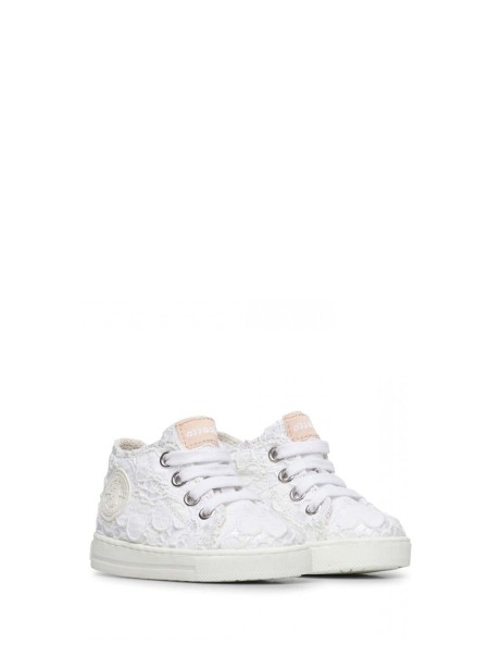 Sneaker bianca con pizzo 2