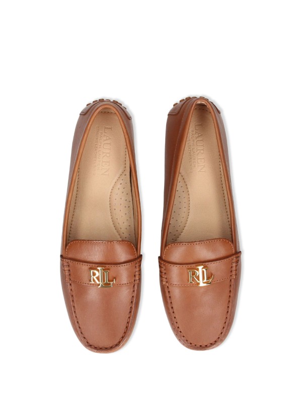 Moccasin in tan leather