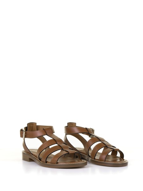 Low sandal in hazelnut leather 2