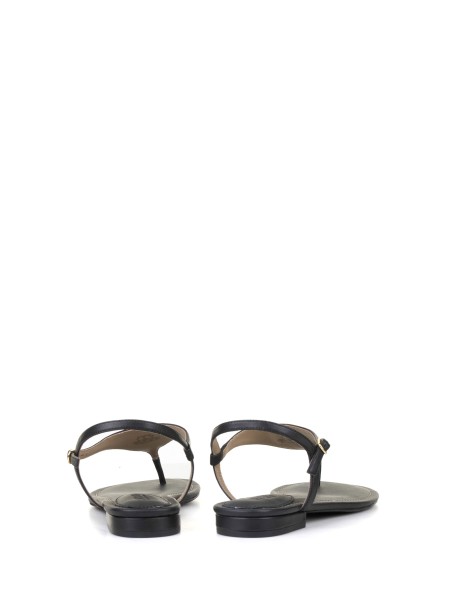 Leather thong sandal