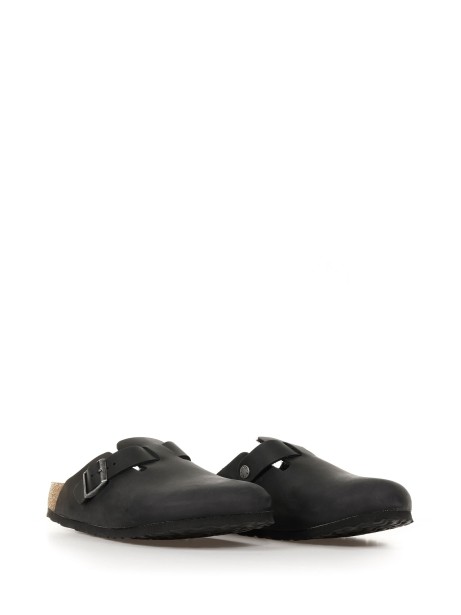 Boston sabot in black oiled leather 2