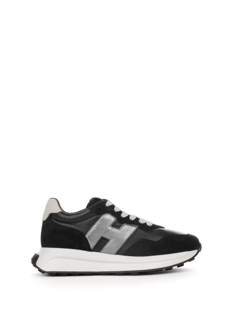 H641 black running sneakers