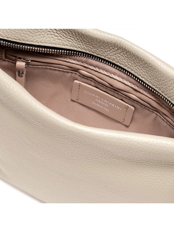 Pochette Brenda in pelle martellata, catena in resina removibile