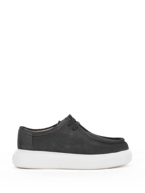 Sneaker grigia in suede