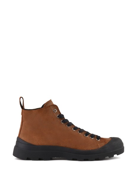 P03 men's ankle boot in waxed suede