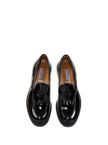 Loafer with tassels