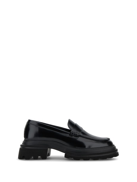 H674 black leather moccasin