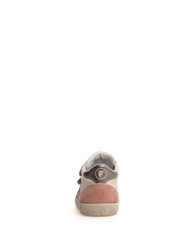 Sneaker bimba con strappi