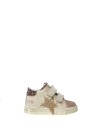 Sneaker bimba con strappi