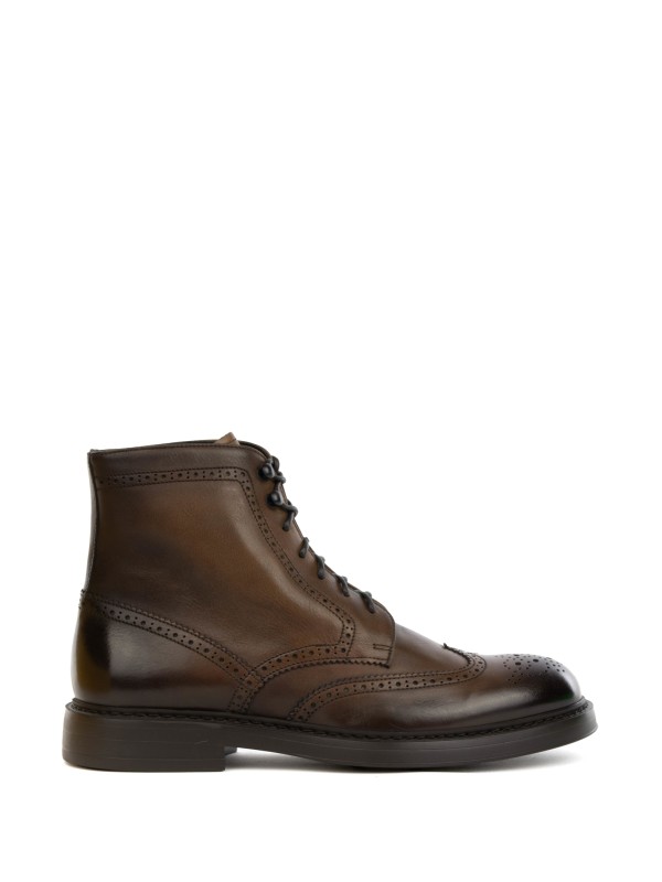 Stivaletto marrone coda di rondine in pelle Stivaletto marrone coda di rondine in pelle