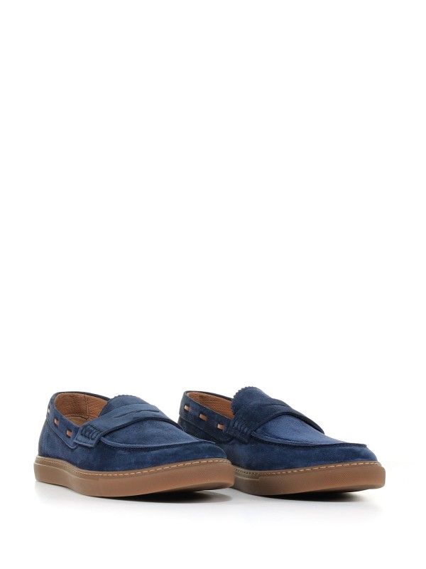 Loafer in suede with contrast detail