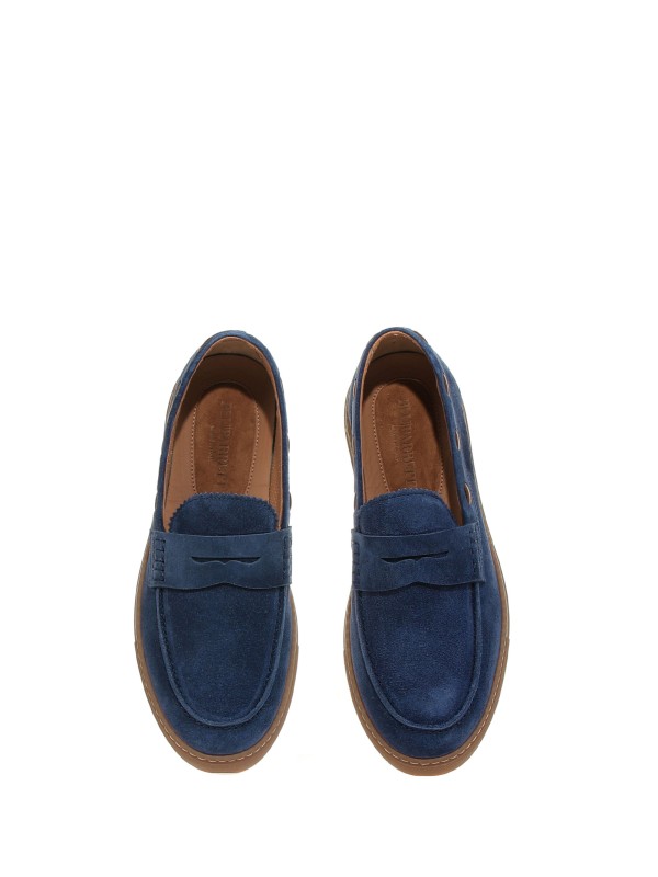 Loafer in suede with contrast detail