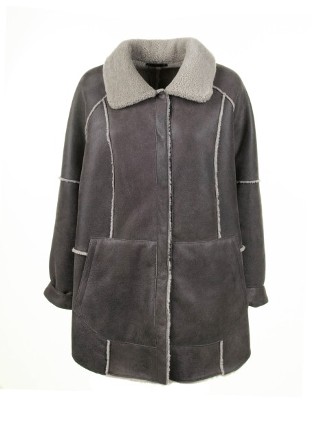 Long coat in sheepskin and curly wool