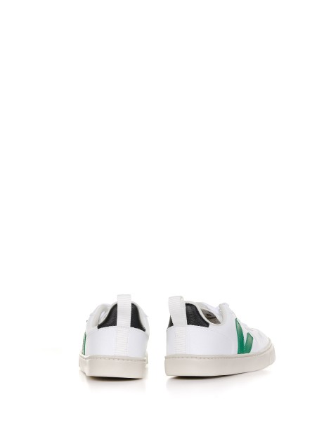 Sneaker with side logo