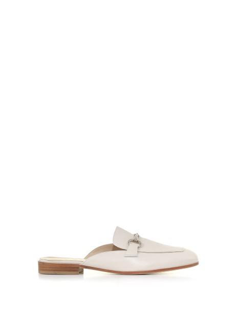 Sabot in pelle con morsetto Sabot in pelle con morsetto