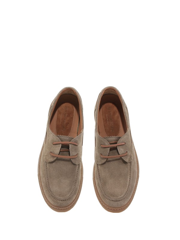 Loafer in suede with contrast detail