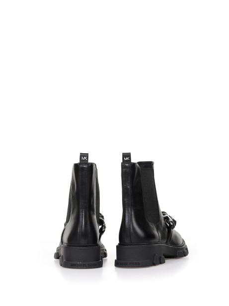 Scarlett ankle boot with chain