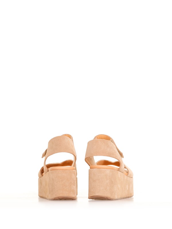 Wedge sandal in suede