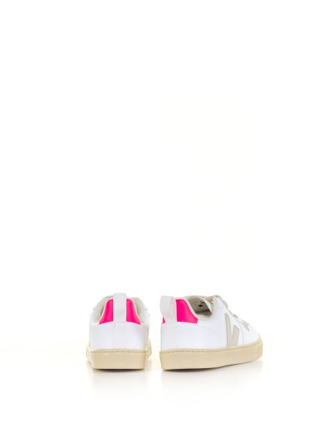 Sneaker con dettagli a contrasto